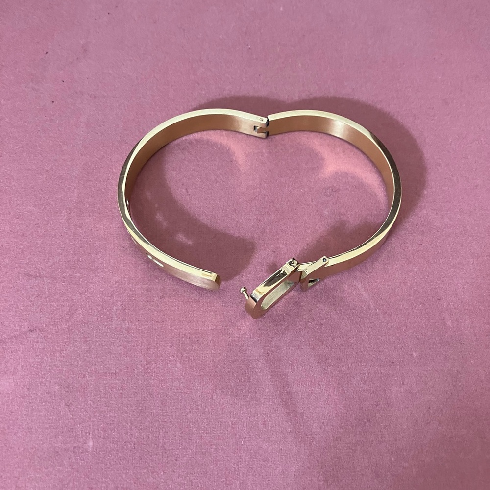 Elegant Gold Stainless Steel Buckle Bangle Adjustable - Picture 3 of 4